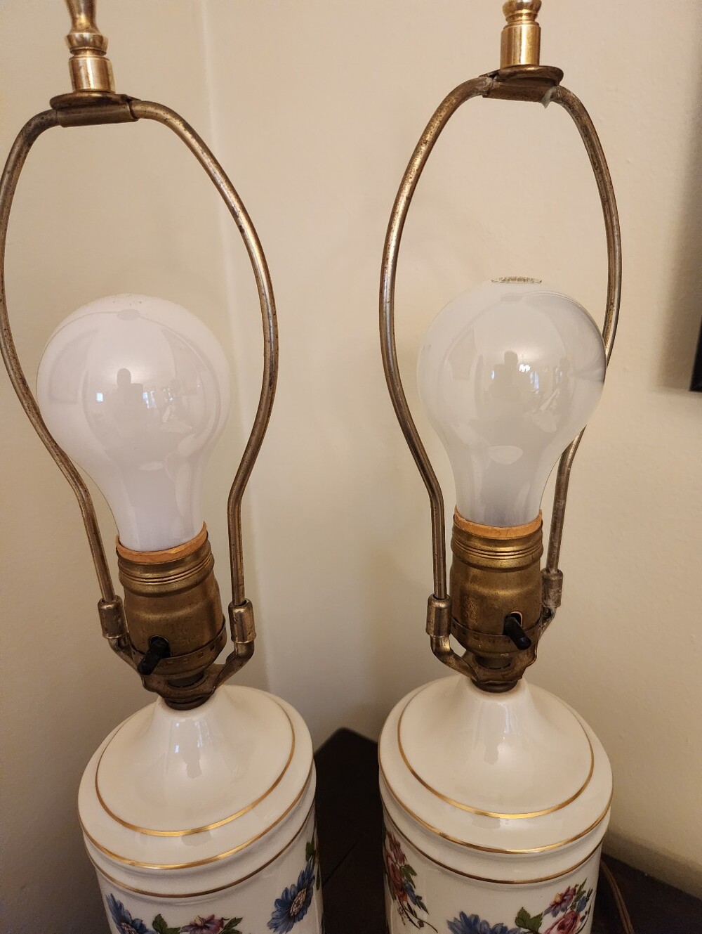 Set of 2 Vintage Floral Porcelain Lamps English Cottage/French Country, 19" Tall - Picture 9 of 11